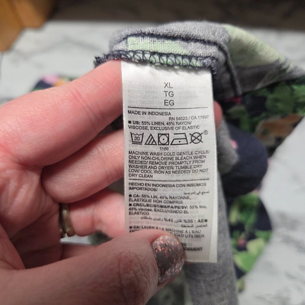Old Navy Extra Large Navy Blue Floral Linen Blend Smocked Cottagecore Midi Dress - Picture 10 of 10